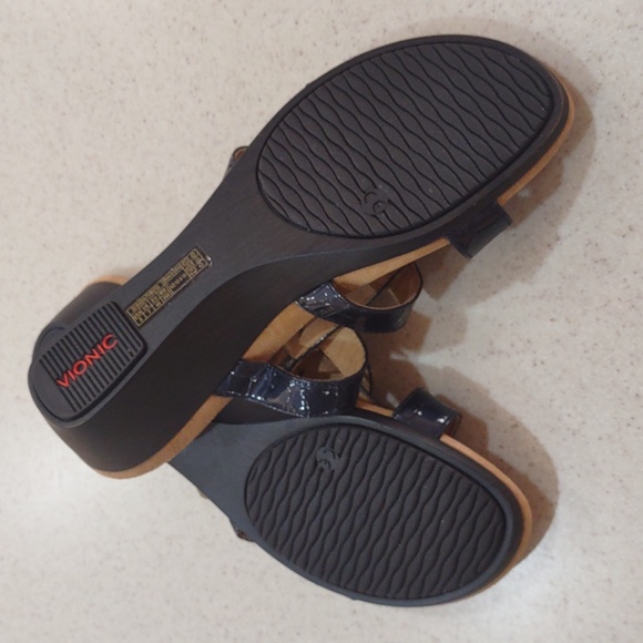 Vionic by Orthaheel Radia Blue Croc Embossed Wedge Sandals Size 9 Medium NWOT - Picture 8 of 11